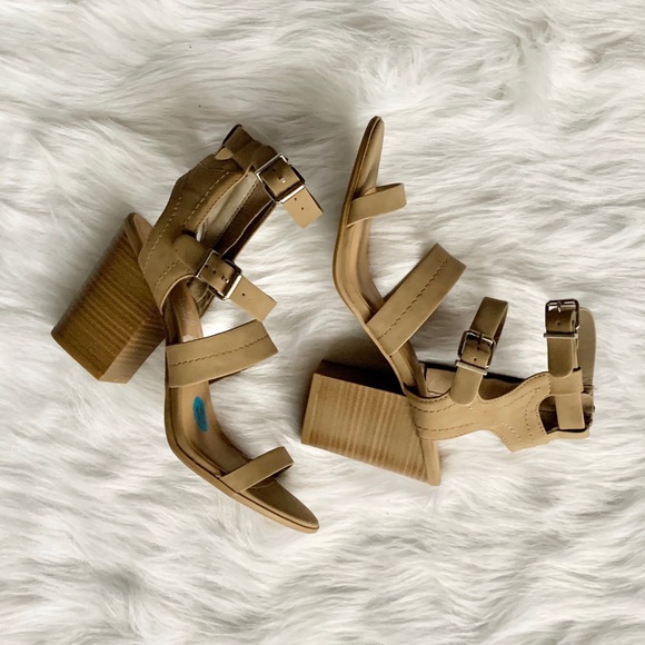 Coconuts by Matisse Shoes - 🔴5/$25 Coconuts By Matisse Heels